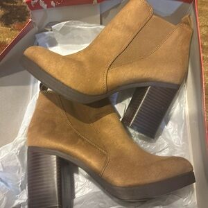 Velvet/suede like boots, worn once